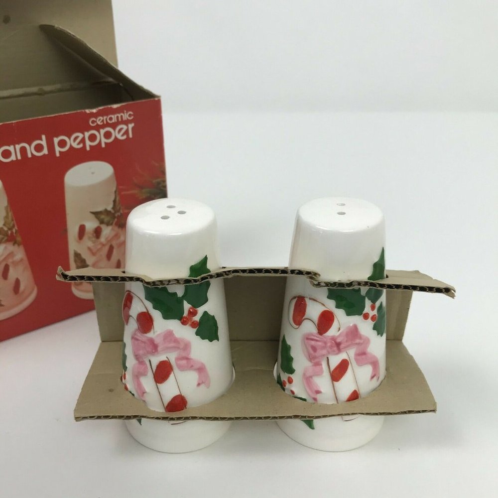 Vintage Cooks Tools Christmas Salt Pepper Shakers